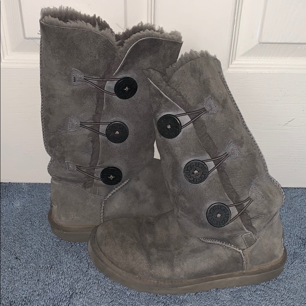 Gray uggs
